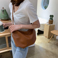 New PU Leather Shoulder Bag for Women Designer Wide Belt Handbags with Chain For LadiesWomen'S Big Bag Spring New Fashion Korean Leisure Half Round Women'S Bag Simple Large Capacity One Shoulder Oblique