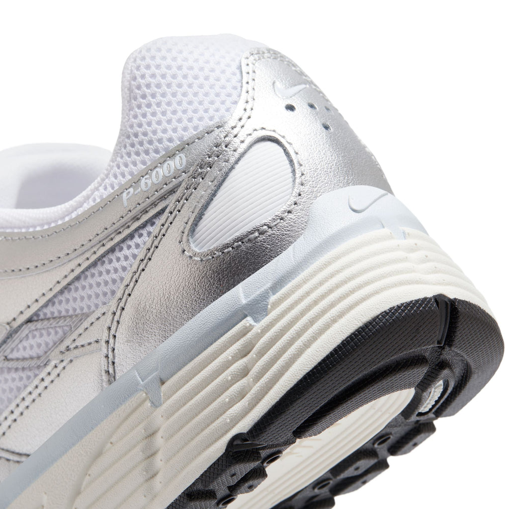 Nike Womens P-6000 - White/Metallic Silver