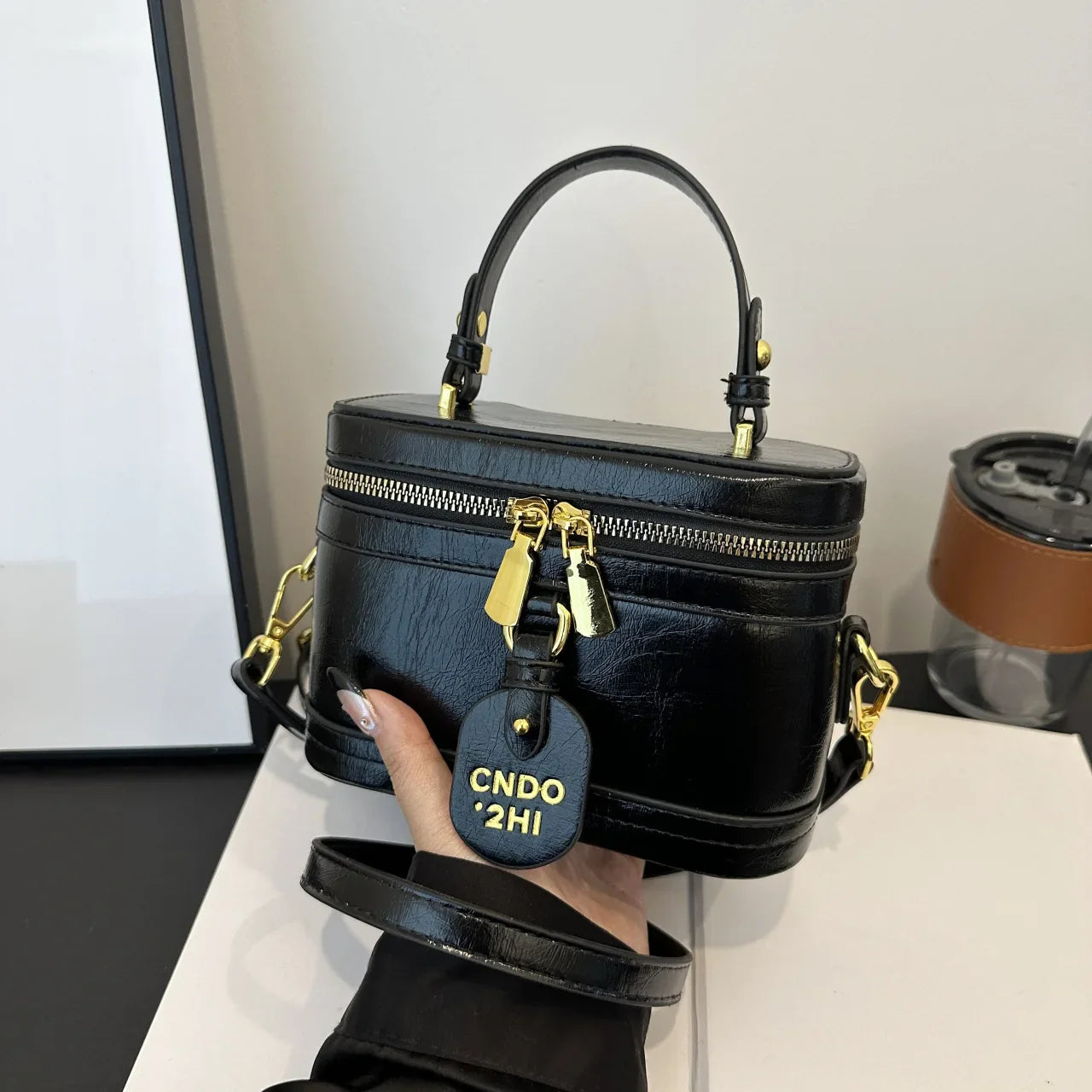 New Retro Versatile Shoulder Bag | High-End Casual Oblique Span Women's Hand Bucket Bag (Fashionable Crossbody)